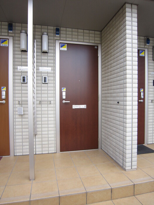 D-roomオーク　A棟の玄関