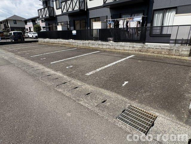 ホープスターA の駐車場