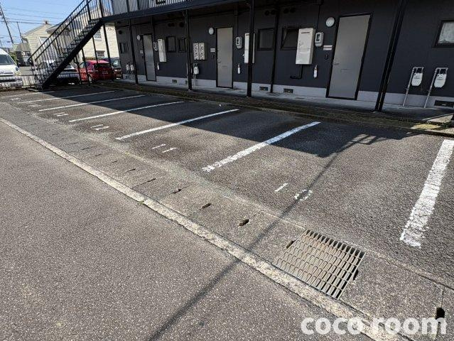ホープスターB の駐車場