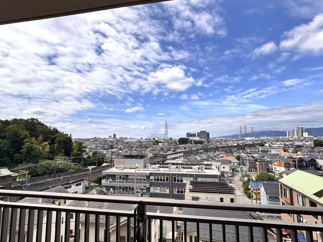 前面棟がなく、5階からの眺望良好です　天候によっては丹沢山系が望めます
