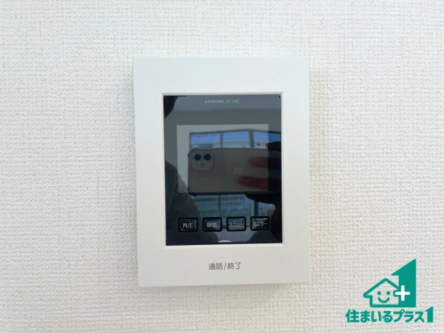 ★京都市山科区西野山中鳥井町　第1期　新築一戸建ての防犯設備|カラーモニターインターホン！声だけでなく来訪者の姿や顔がモニターで確認できるので、小さなお子様がいらっしゃるご家庭でも安心できます！