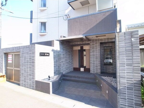 Sum tomizawaのエントランス