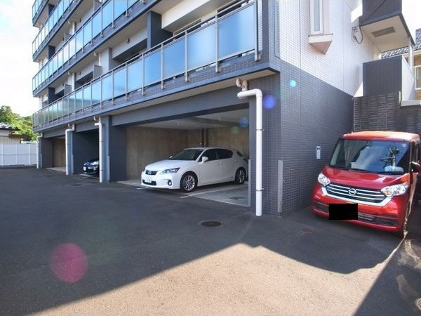 Sum tomizawaの駐車場