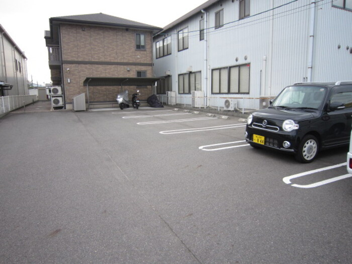 エル ソルの駐車場