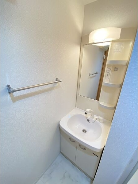 アプレシオ伝馬町の洗面所|スペースが確保できる洗面所です