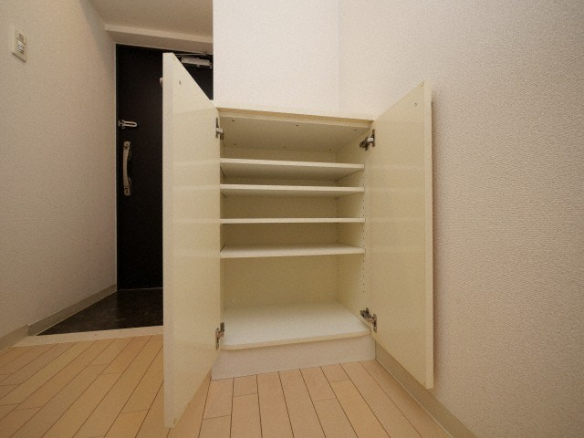 パウゼドーム前の収納