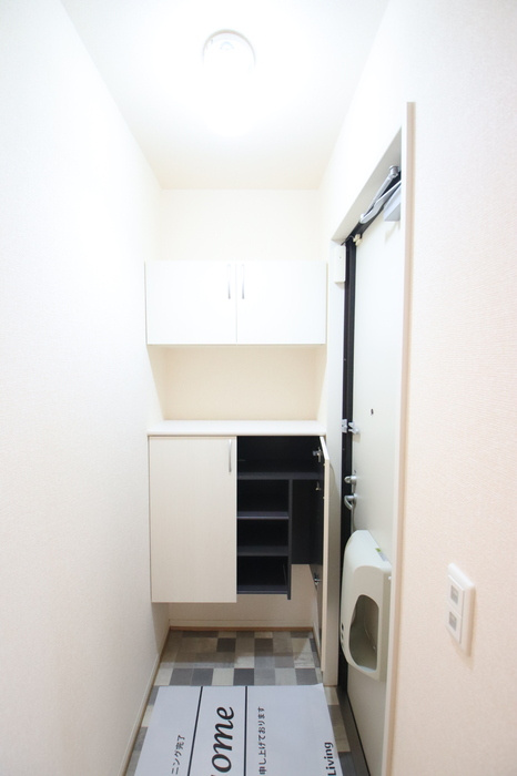 カサグランデ曙　B棟の玄関