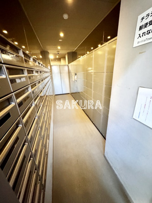 【その他共用部分】 | Brillia Tower KAWASAKI | 外出の多い方でも安心の宅配ボックス付き♪