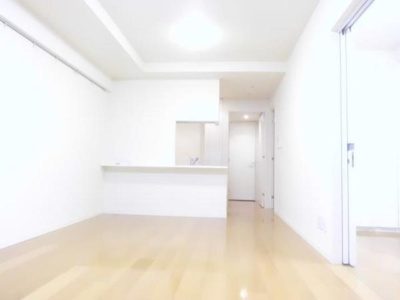 【居間・リビング】 | Brillia Tower KAWASAKI | 開放感のあるゆったりとしたお部屋です♪