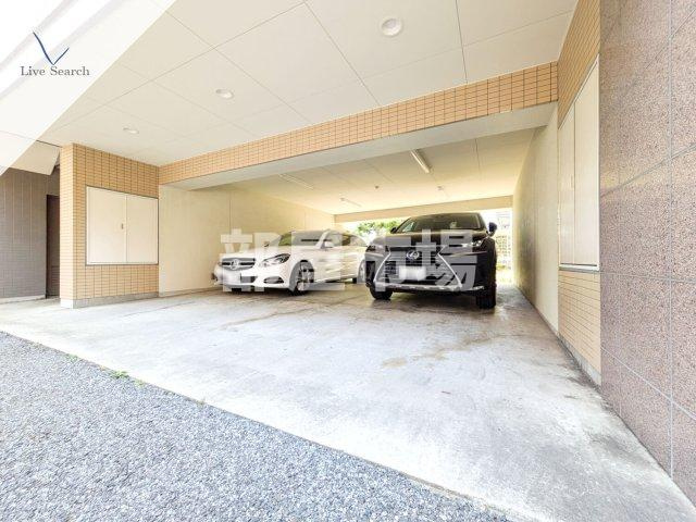 KDXレジデンス門前仲町の駐車場