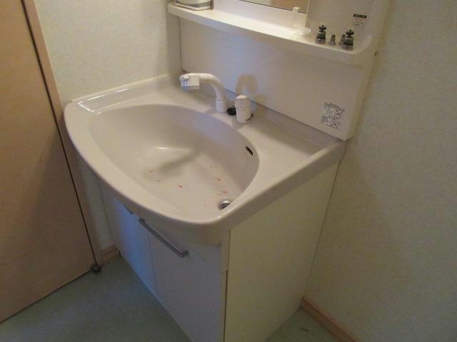 プラティの独立洗面台
