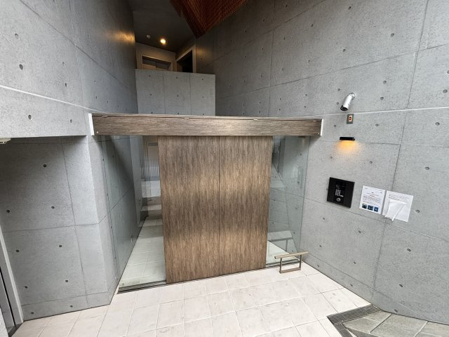 レンブラン赤堤のエントランス