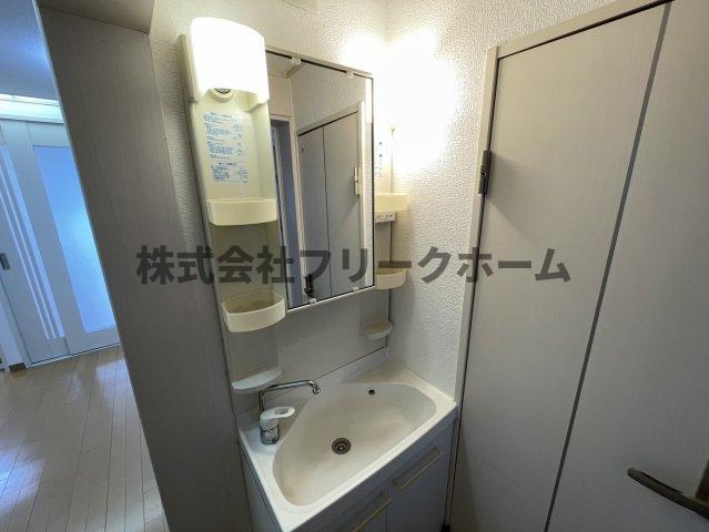 武蔵野中町マンションの独立洗面台