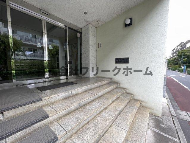 武蔵野中町マンションのエントランス