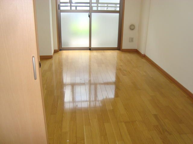 松戸市新松戸１丁目の賃貸マンションの洋室