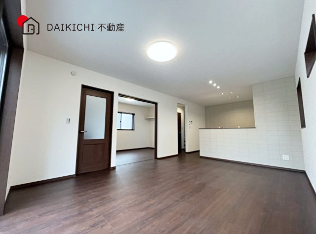 【居間・リビング】 | 加須市久下第7期　ワイウッドコート　新築戸建　全10棟　6号棟