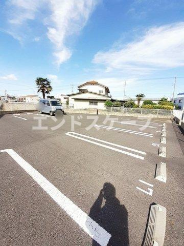テ・ルサーマＣの駐車場|高崎、前橋のお部屋探しはエンドスケープまで！お客様の理想お聞かせ下さい♪