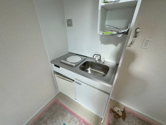 川崎市多摩区菅５丁目のアパートのキッチン