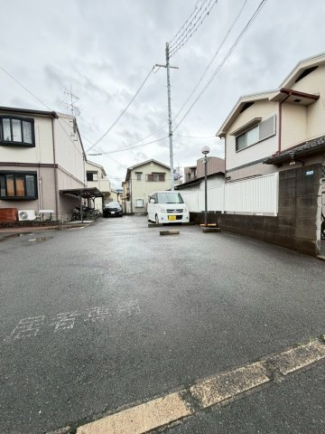 ノイハイツの駐車場