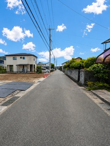 三の宮2丁目　売土地の前面道路含む現地写真