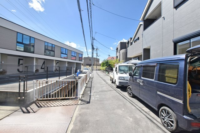 クレイドルガーデン西昆陽2丁目新築一戸建て│3LDK＋駐車1台可の前面道路含む現地写真|現地、お気軽にご見学いただけます。お気軽にお問い合わせ下さいませ。