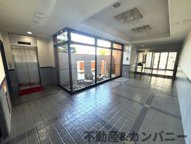 ダイアパレス宮西のエントランス|落ち着いたエントランスです