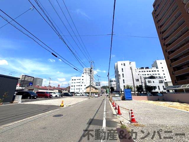 ダイアパレス宮西の周辺|前面を含む道路です