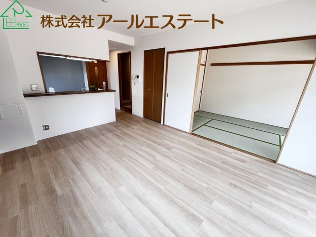 リベール土山参番館の居間・リビング