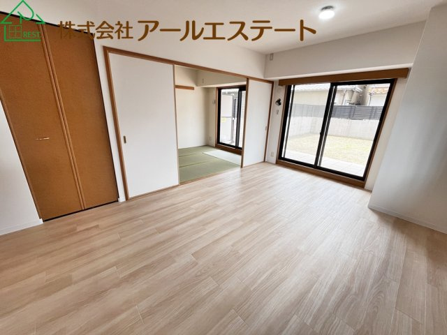 リベール土山参番館の居間・リビング