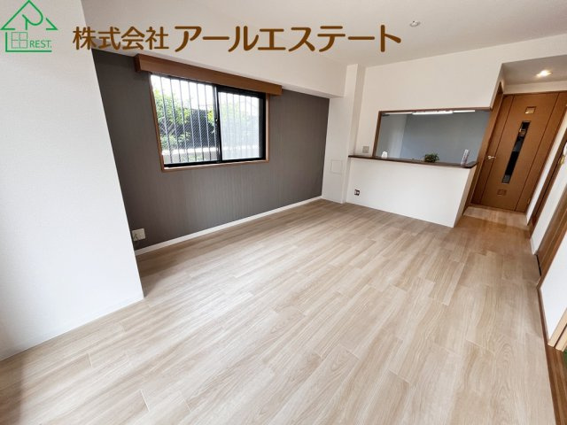 リベール土山参番館の居間・リビング