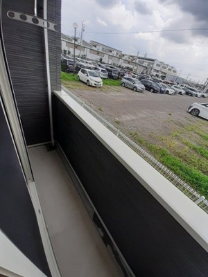 【バルコニー】 | ソーレＢ | 外からの目が気にならないバルコニーで洗濯物が干せます