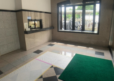 【受付】 | マイキャッスル八王子暁町ガーデンヒルズ | 受付はマンションコンシェルジュがいる場合もあれば、管理人が滞在する小部屋を総称して呼ぶことがあります。主にエントランスに設置されていることから、防犯面でも期待ができます。防犯設備がない場合はより安心！