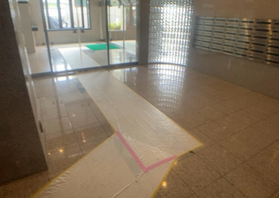 【その他共用部分】 | マイキャッスル八王子暁町ガーデンヒルズ | 共有部分は、住民なら誰もが使える設備のこと。例えば駐車場やエレベーター、インターネット設備、セキュリティ設備などがあります。他にも、マンションの廊下・外部階段やエントランス・ゴミ置き場などがあります。