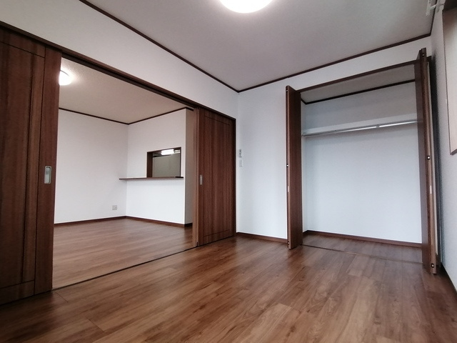 グリーンエイトの洋室