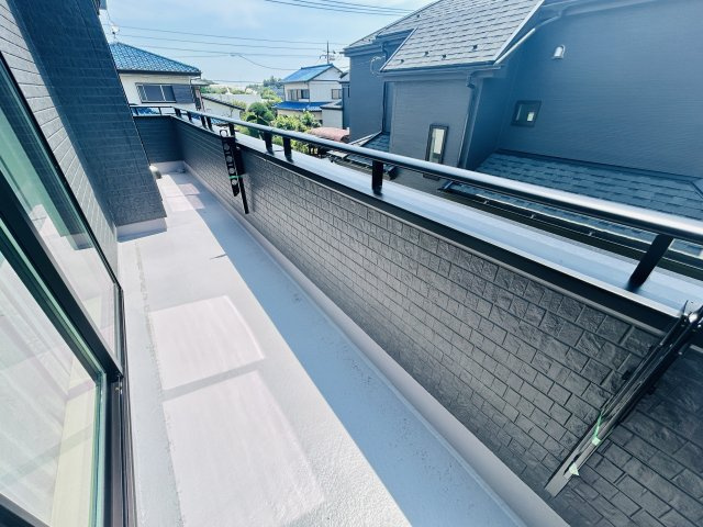千葉市花見川区さつきが丘１丁目２７番のバルコニー