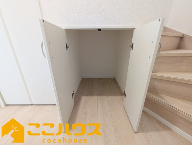 うるま市勝連南風原第6　新築戸建て　全2棟　2号棟の収納|階段下収納