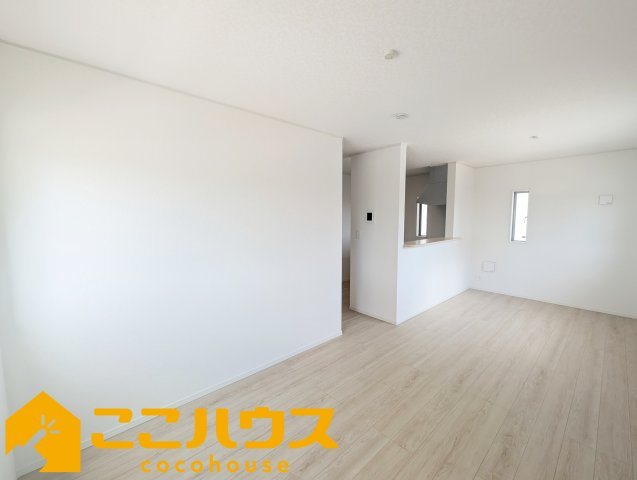 うるま市勝連南風原第6　新築戸建て　全2棟　2号棟の居間・リビング|LDK14.5帖
