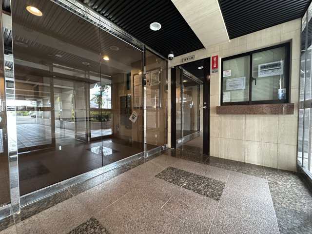 プレステージ西神戸のエントランス