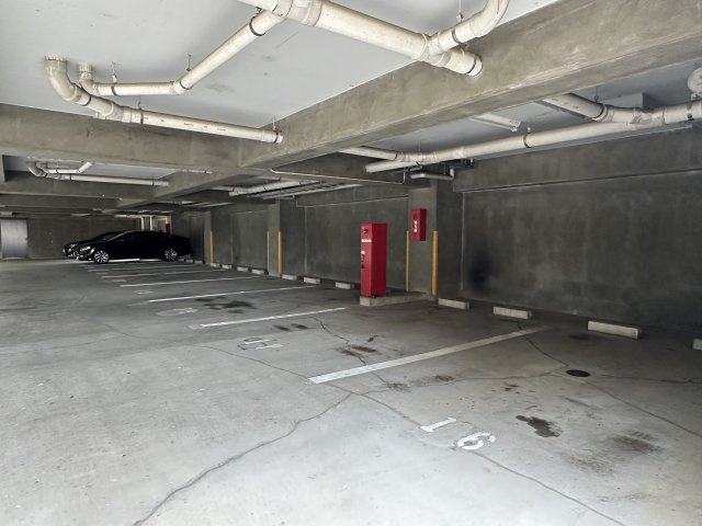 プレステージ西神戸の駐車場
