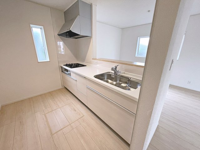 新築戸建・新築建売　郡山市大槻町第39　柴宮小・第一中のキッチン|キッチンはカウンターになっているのでリビング全体を見渡すことができます！