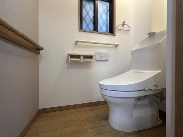 瑞江二丁目戸建のトイレ