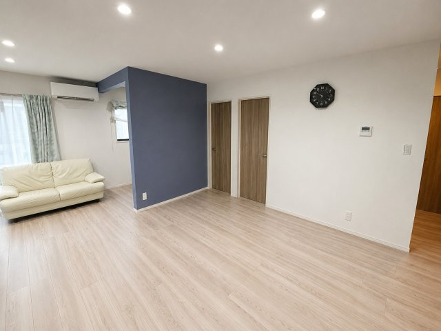 防府市高井中古住宅の居間・リビング|居間です