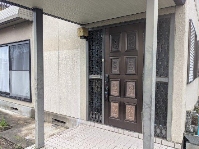 中古戸建　箕郷町上芝の玄関