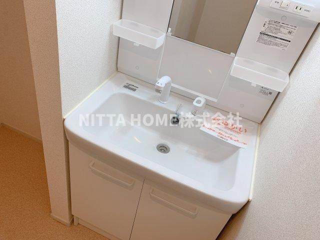  ザ　カルムスペース　ササヤマ２の洗面所|シャワー付き洗面台毎朝の身支度も楽々★