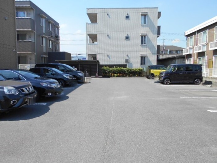 グランドール南手城の駐車場