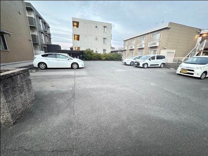 グランドール南手城の駐車場