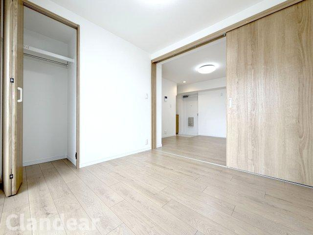 グランヴィラ綾瀬の洋室|ドキドキの新生活も、安心してスタート。ぴったりの住まいを見つけませんか？クランディアが一緒に住まい選びをサポートします‼　まずは、お気軽にお問合せください　＃クランディア