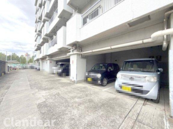 グランヴィラ綾瀬の駐車場|ドキドキの新生活も、安心してスタート。ぴったりの住まいを見つけませんか？クランディアが一緒に住まい選びをサポートします‼　まずは、お気軽にお問合せください　＃クランディア
