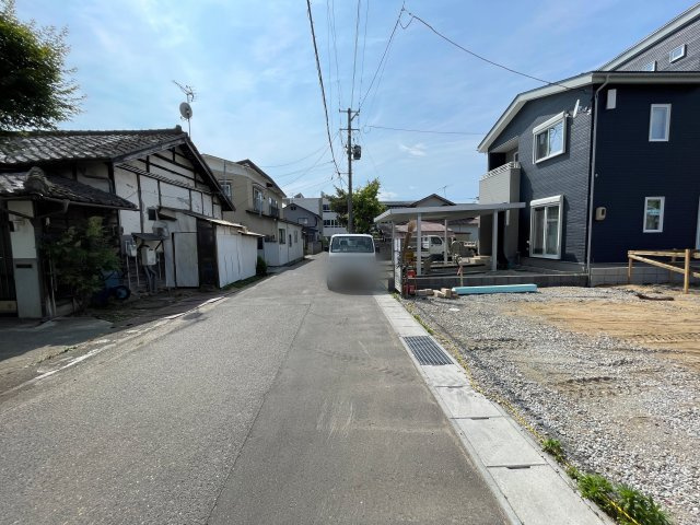新築戸建・新築建売　会津若松市行仁町　行仁小学校・第一中学校の前面道路含む現地写真