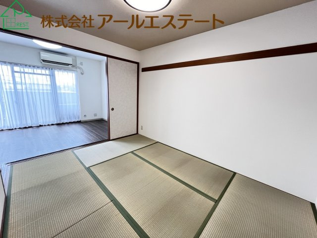 リベール加古川南Ⅱ　　山陽電鉄「別府駅」徒歩4分の和室